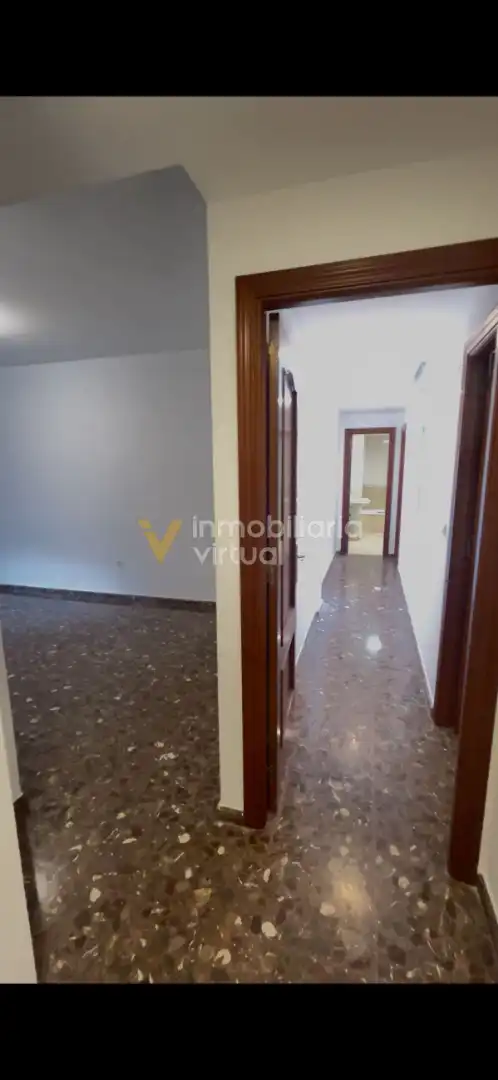 Flat with lift for sale in Calle Paseo de Rojas 15, imagen 2