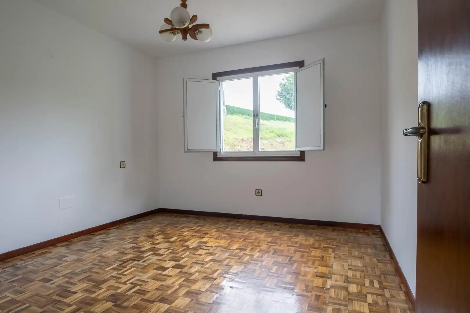 Habitación de Casa o chalet en venta en Carral con Jardín privado y Parquet