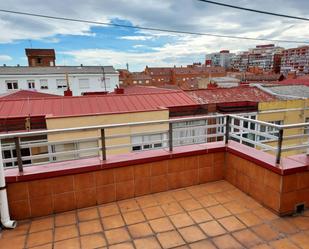 Terrassa de Àtic en venda en León Capital  amb Terrassa i Traster