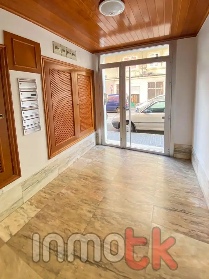 Piso en venta en A Coruña Capital  con Parquet y Trastero