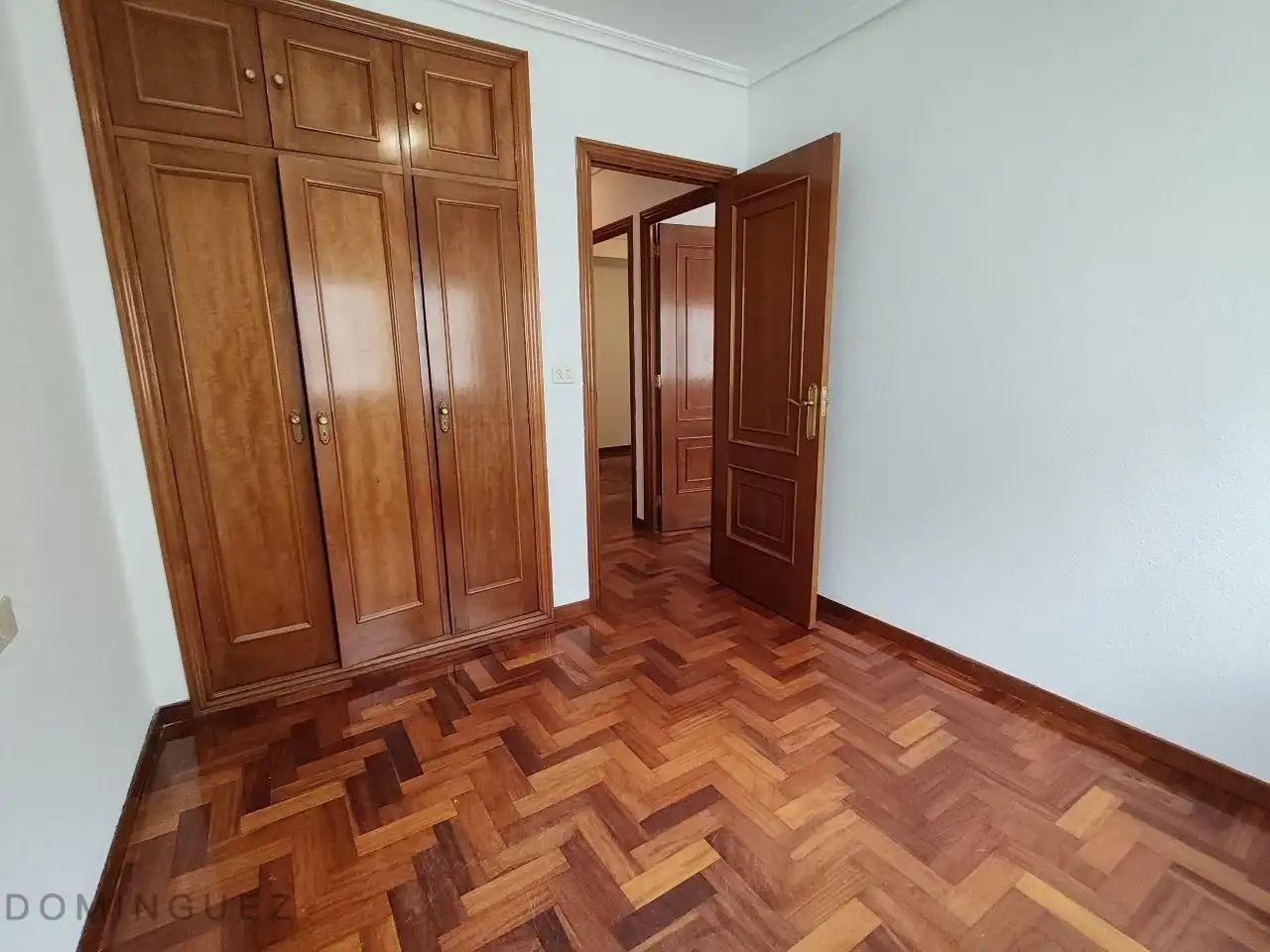 Piso de alquiler en Vigo  con Calefacción, Terraza y Trastero