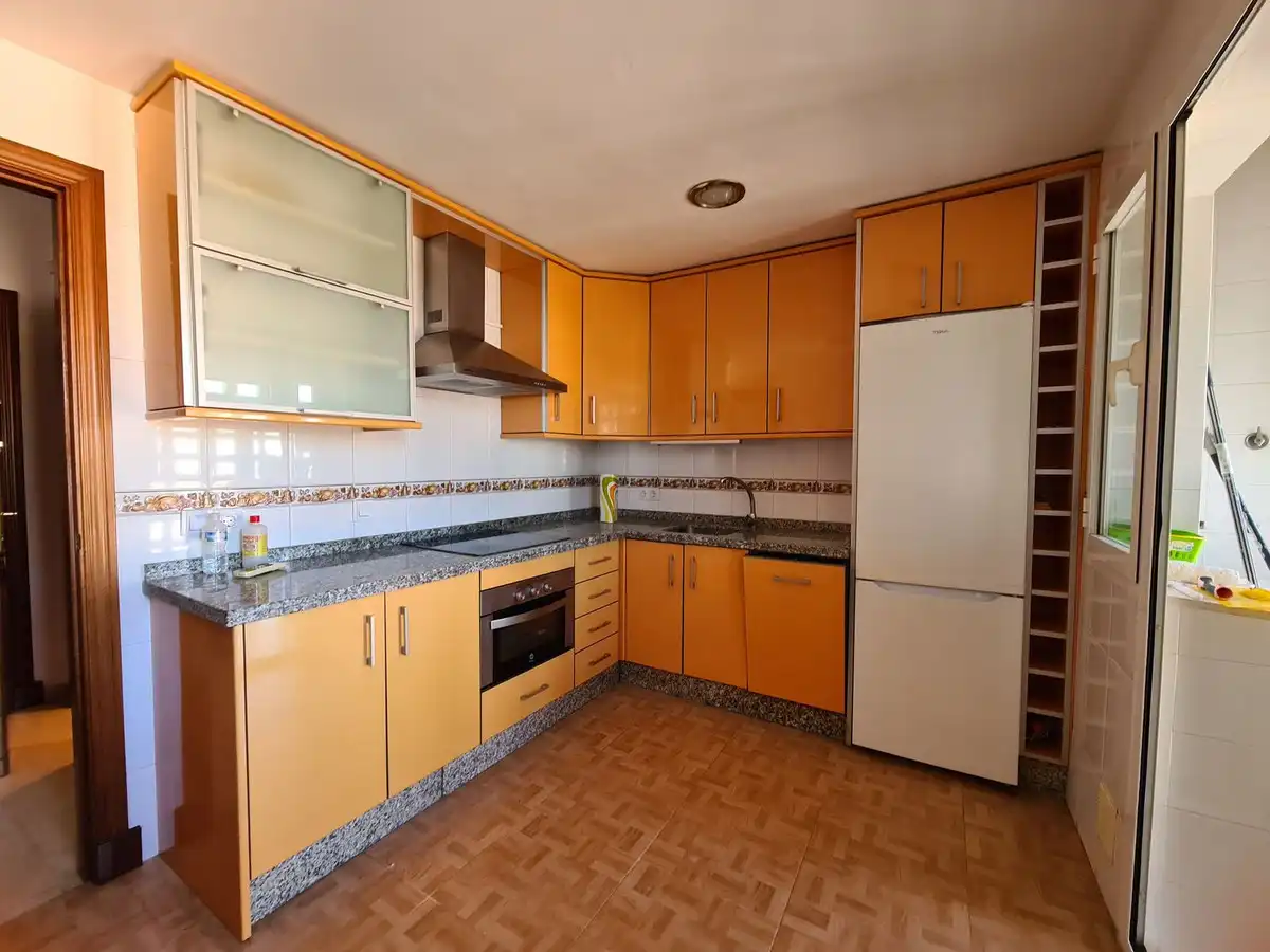 Cuina de Apartament en venda en Manilva amb Aire condicionat i Terrassa