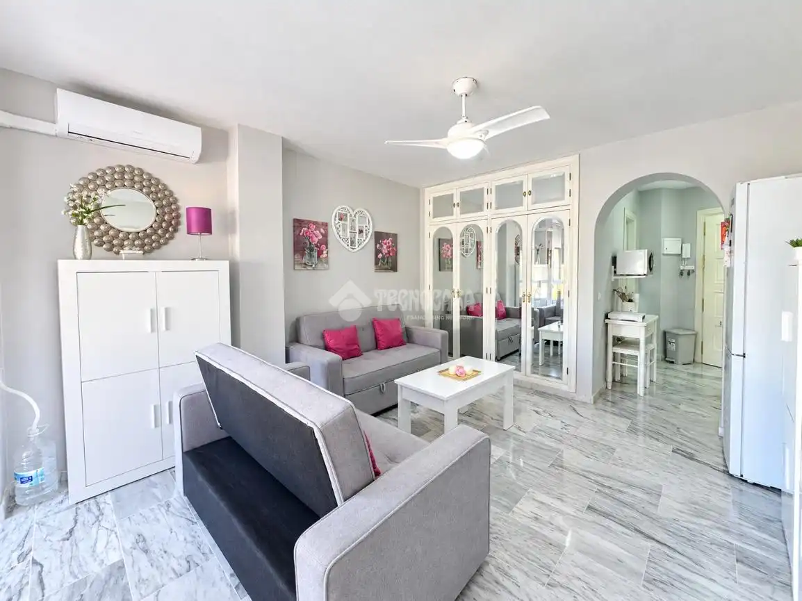 Sala d'estar de Estudi en venda en Torrox amb Aire condicionat i Piscina comunitària