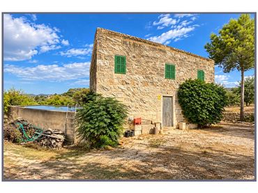 Country house with pool for sale in Plaza Major 1