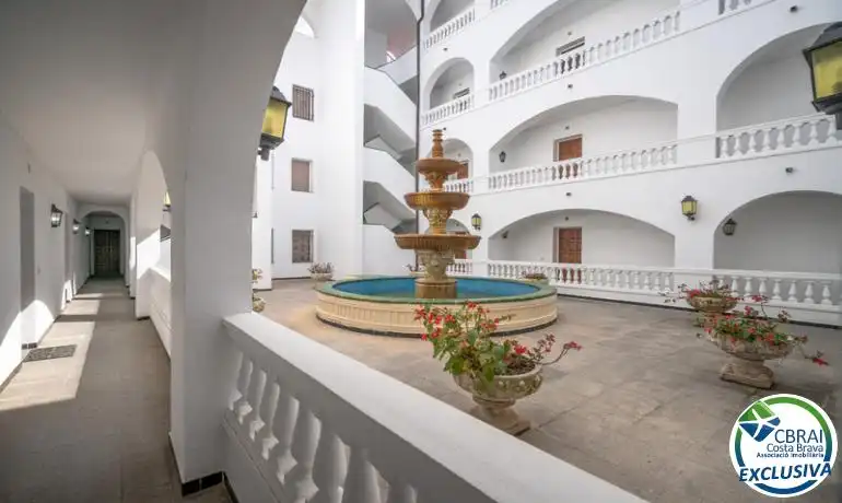 Erdgeschoss zum Verkauf in Empuriabrava mit Möbliert und Gemeinschaftspool
