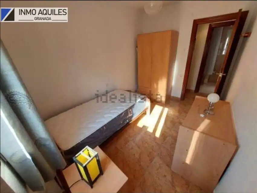 Bedroom of Flat for rent in Granada  with Air Conditioner and Furnished
