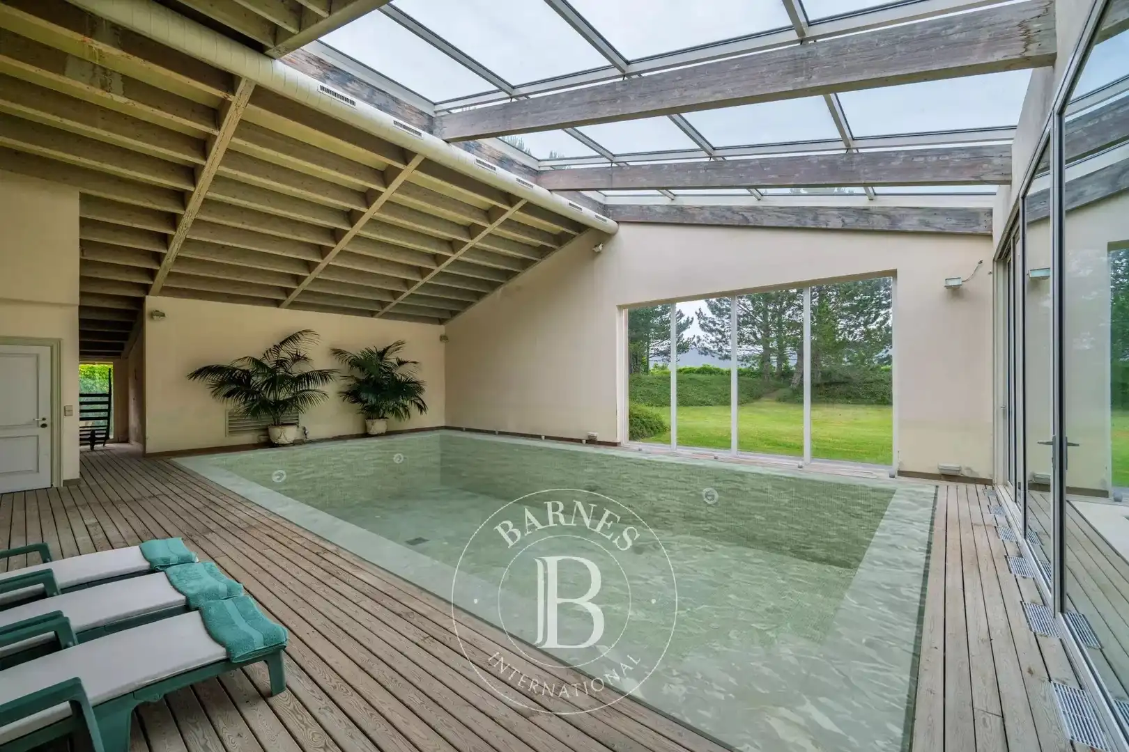 Piscina de Casa o chalet en venta en  Pamplona / Iruña con Aire acondicionado, Calefacción y Jardín privado