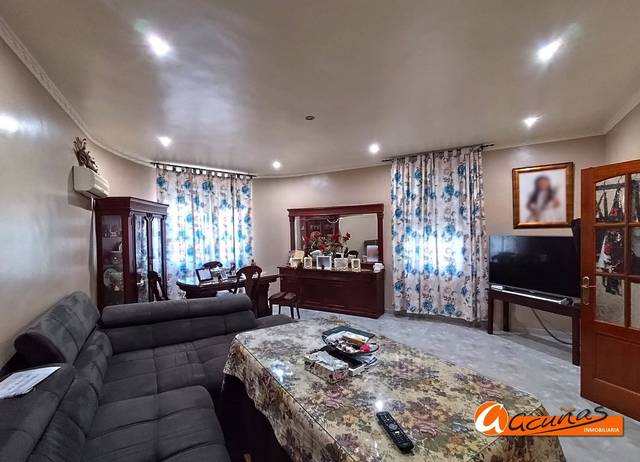 Casa adosada en Venta en Campillos