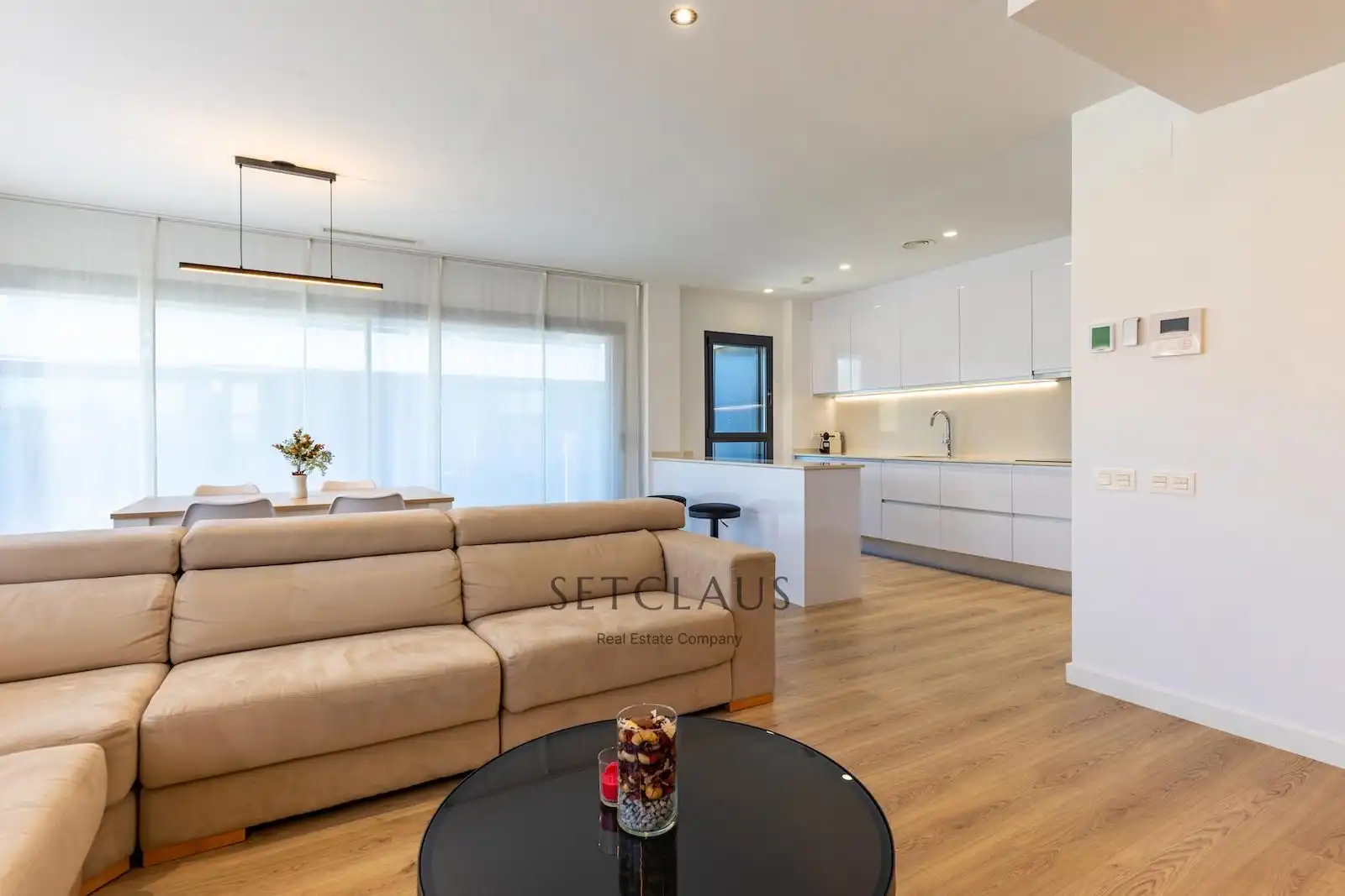 Living room of Flat for sale in El Masnou  with Air Conditioner, Heating and Terrace