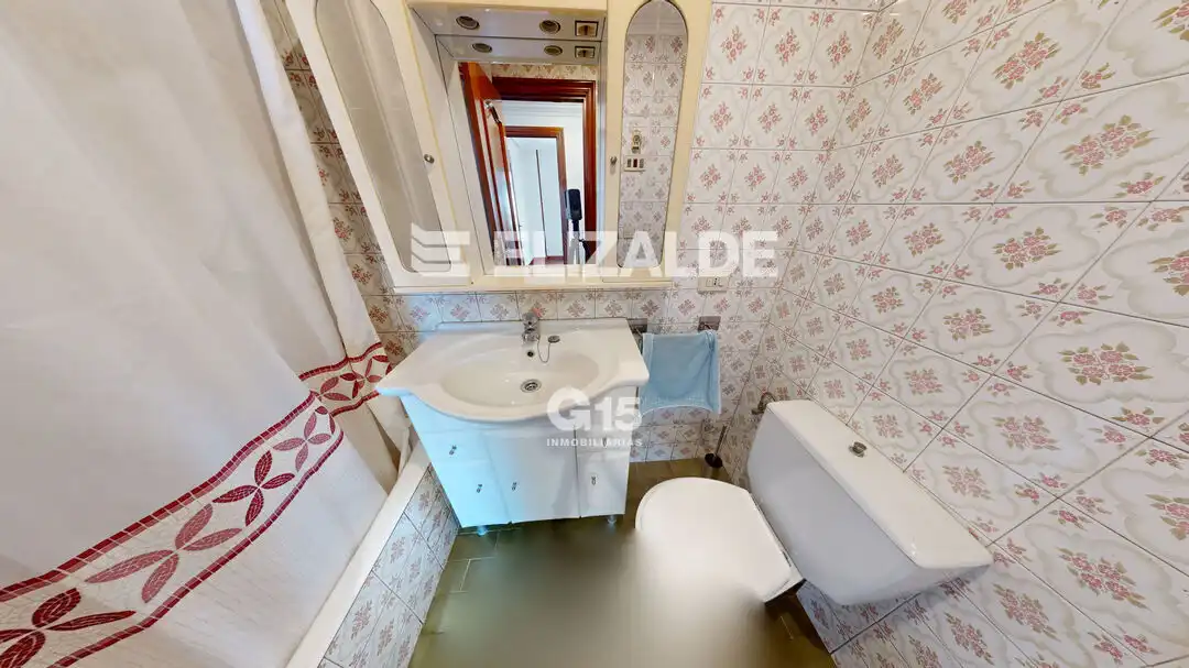 Baño de Piso en venta en Hernani con Terraza, Trastero y Balcón