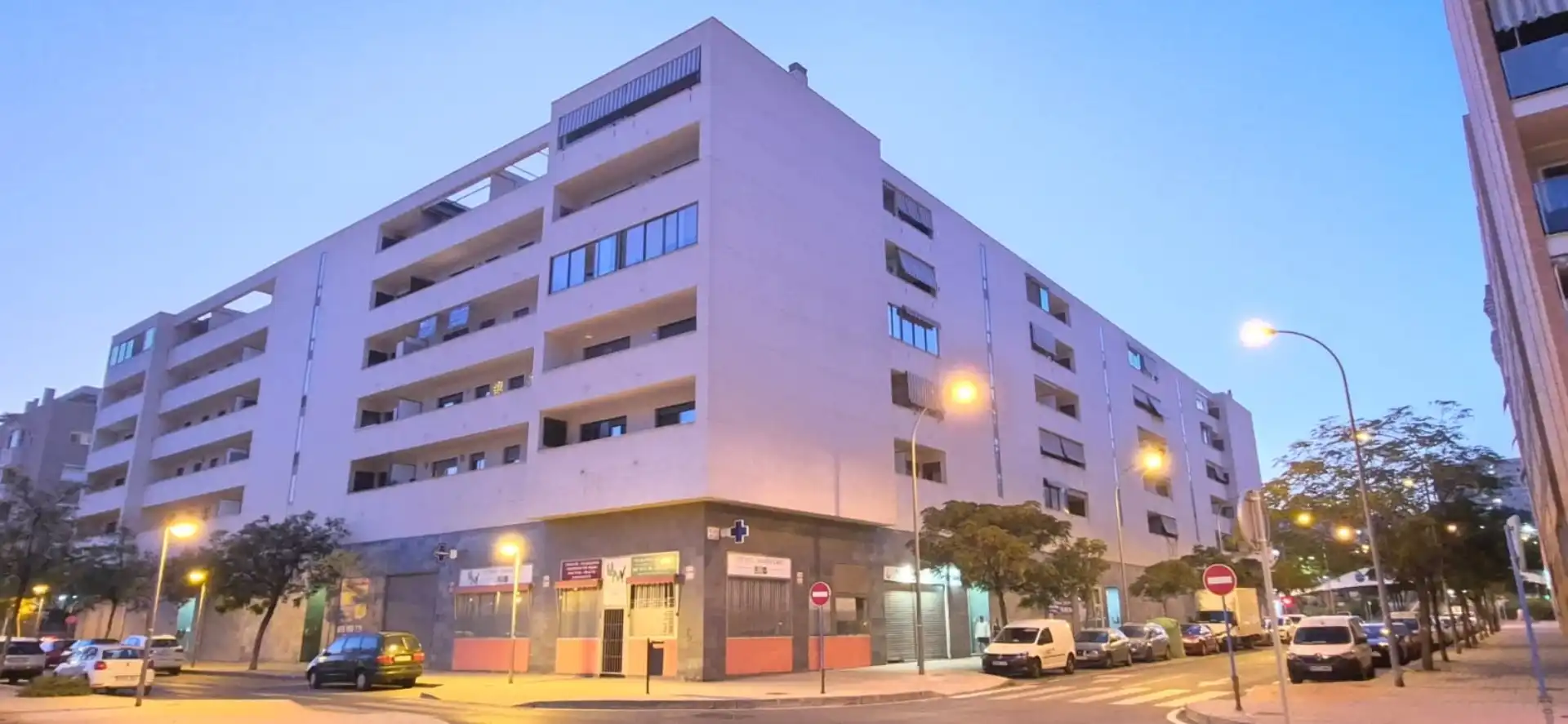 Vista exterior de Pis en venda en Alicante / Alacant amb Aire condicionat, Terrassa i Piscina