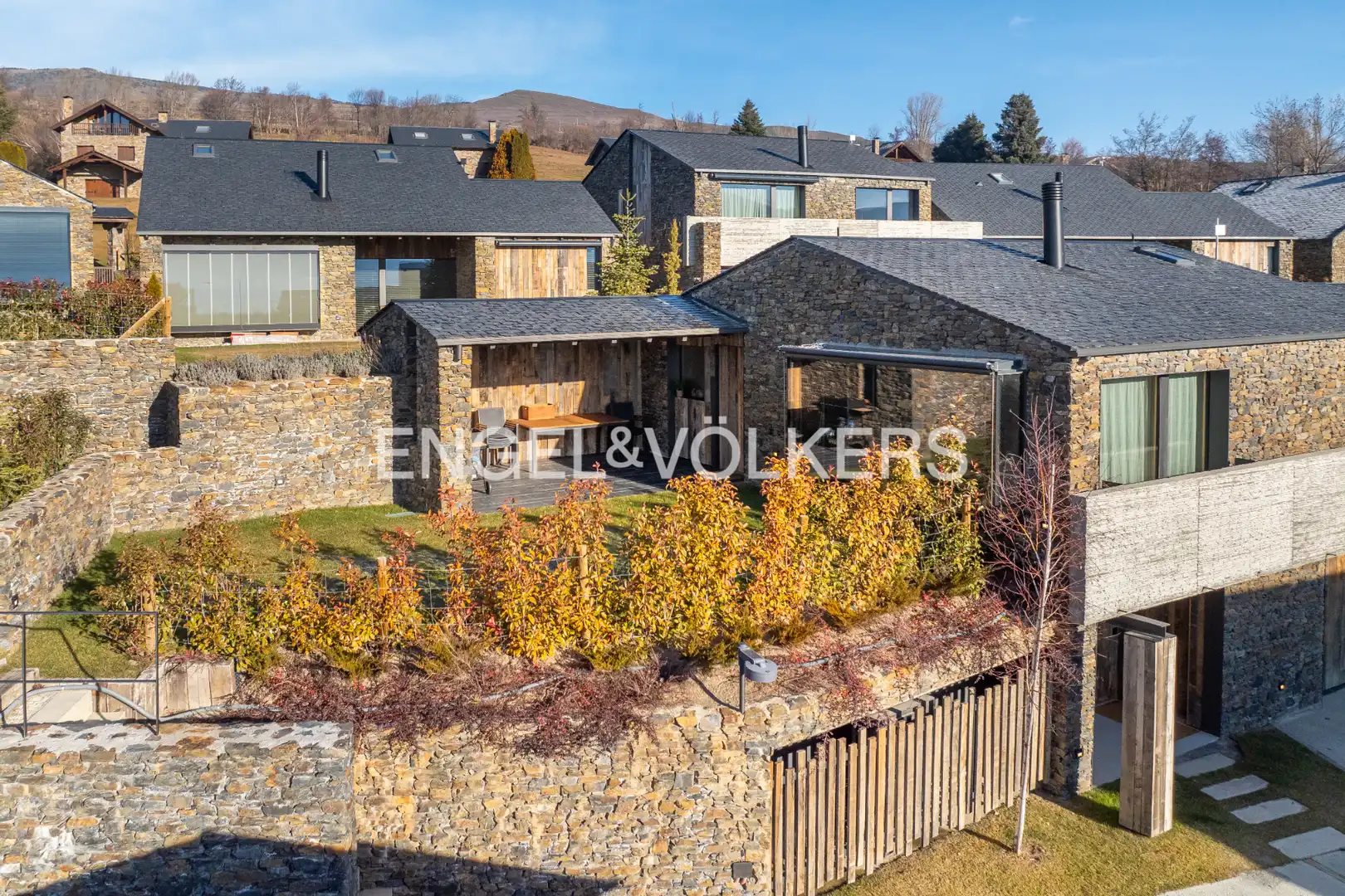 Vista exterior de Casa o xalet en venda en Ger amb Calefacció, Jardí privat i Parquet