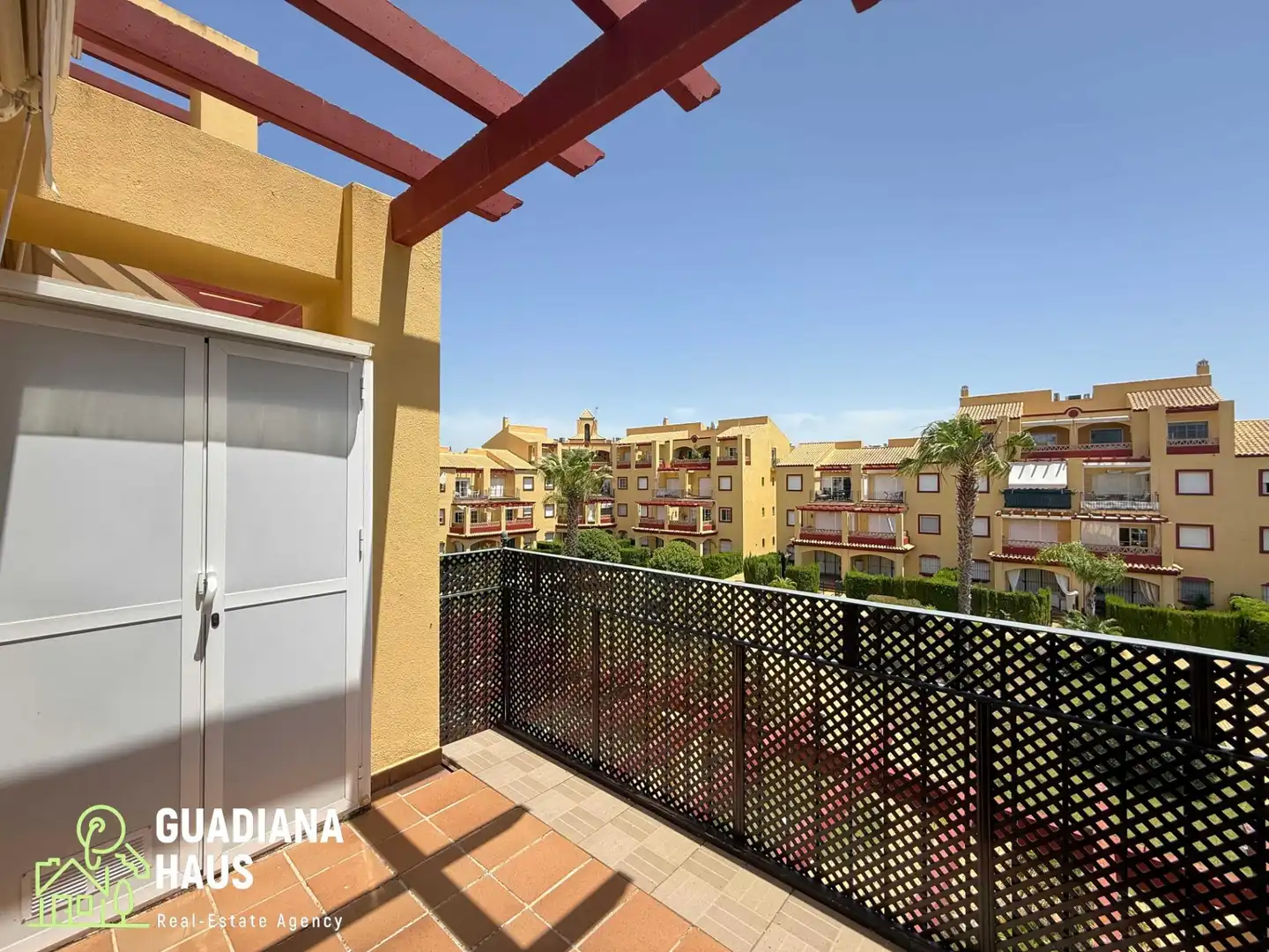 Vista exterior de Apartament en venda en Ayamonte amb Aire condicionat, Calefacció i Jardí privat