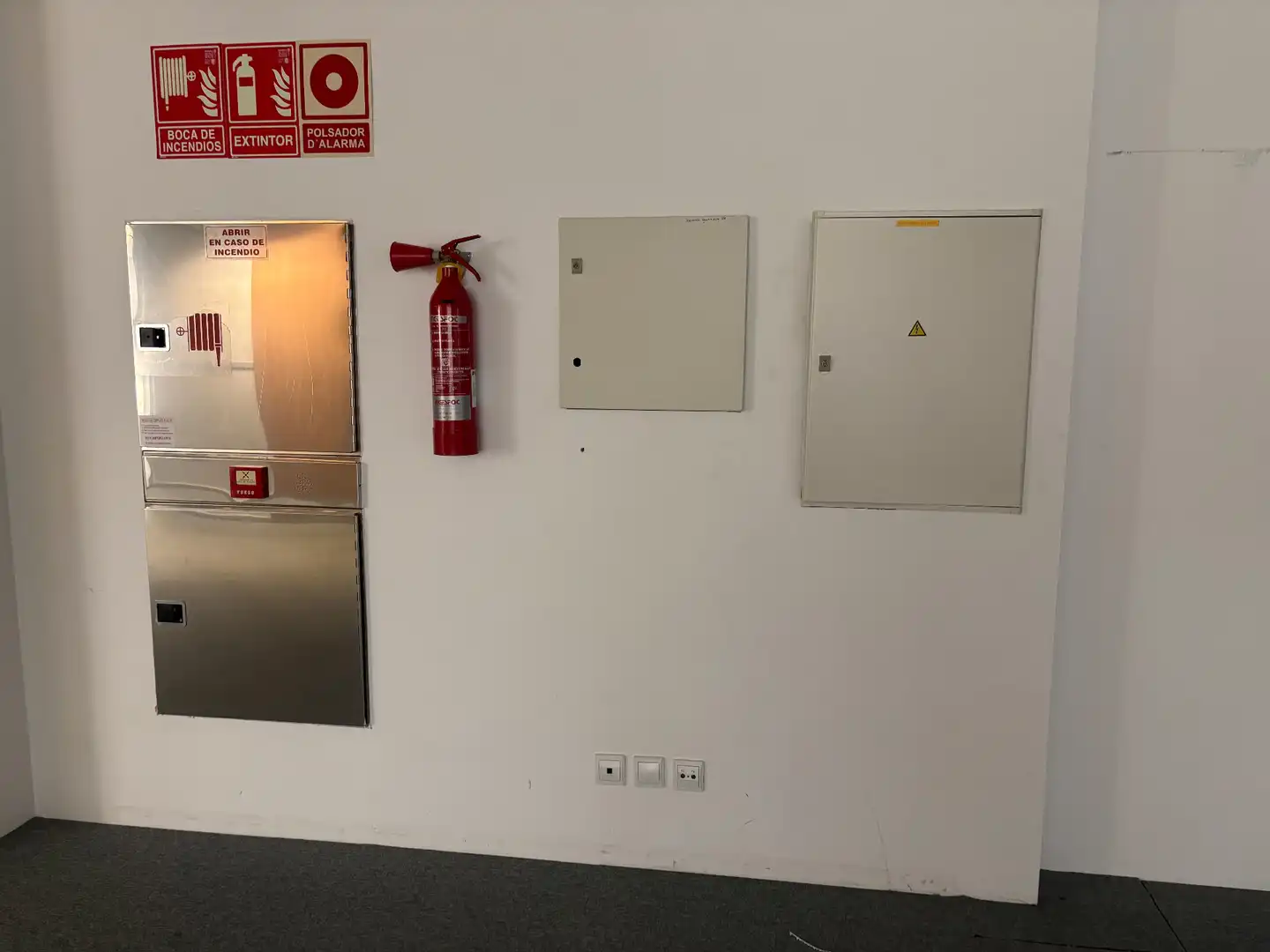 Büro zum Verkauf in Barcelona mit Klimaanlage, Heizung und Internet