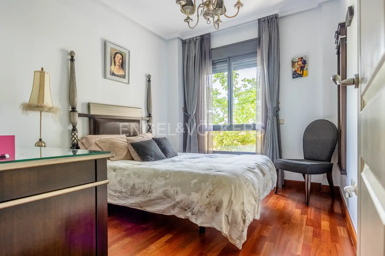 Bedroom of Flat for sale in Sevilla  with Air Conditioner, Heating and Private garden