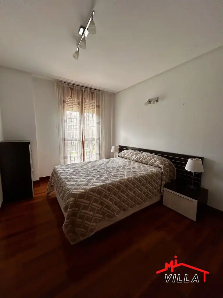Habitación de Piso en venta en Voto con Calefacción, Trastero y Amueblado