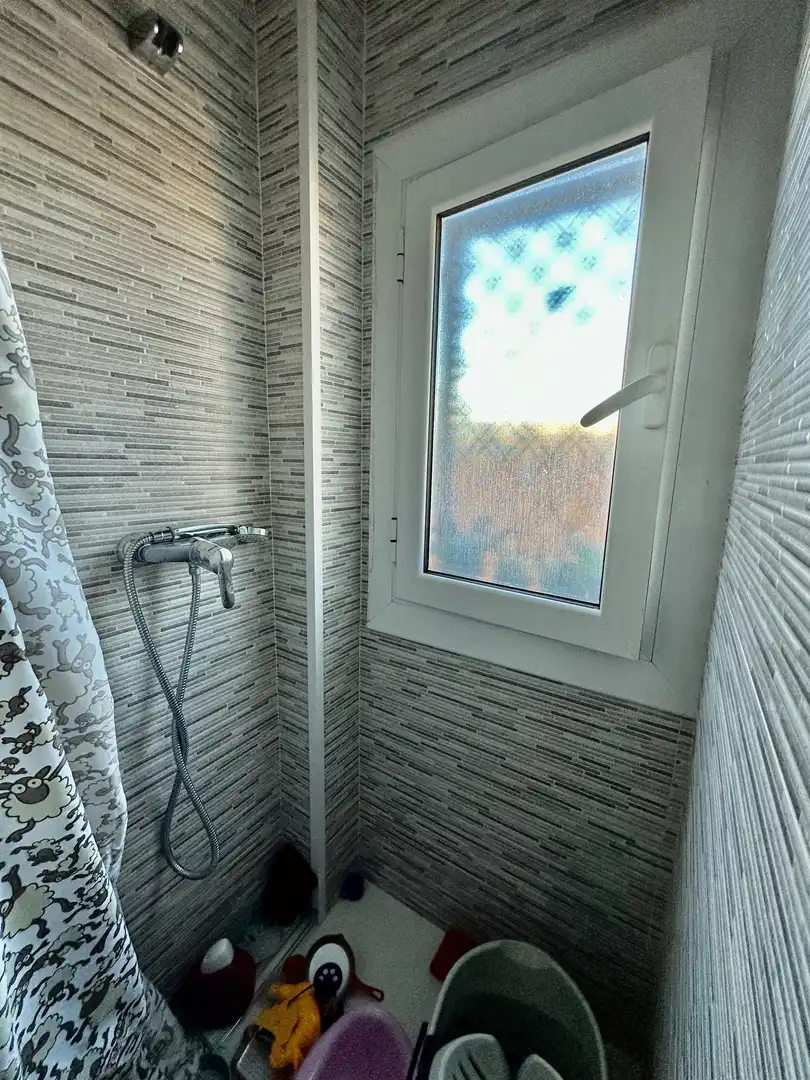 Bathroom of Flat for sale in Santa Coloma de Gramenet  with Terrace and Balcony
