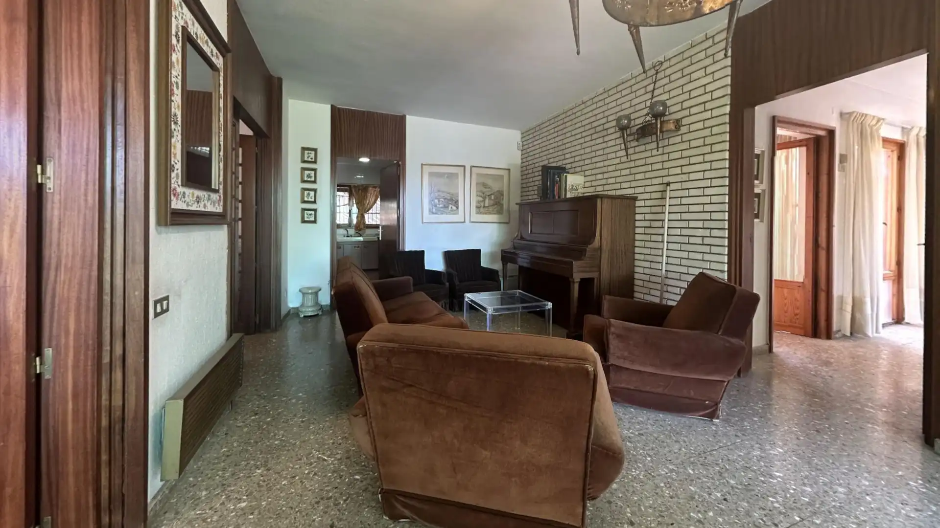 Sala d'estar de Casa o xalet en venda en Alicante / Alacant amb Jardí privat, Terrassa i Piscina