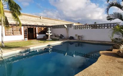 Piscina de Casa o xalet en venda en Tacoronte amb Terrassa, Piscina i Balcó