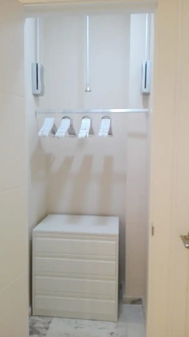 Dormitori de Estudi de lloguer en Sevilla amb Aire condicionat, Piscina i Moblat