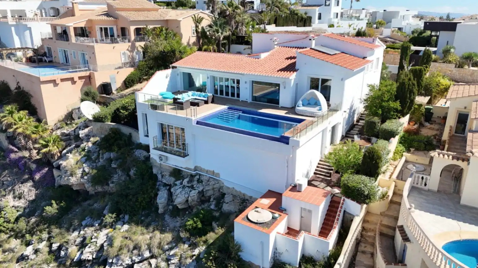 Vista exterior de Casa o xalet en venda en Benitachell / El Poble Nou de Benitatxell amb Aire condicionat, Calefacció i Jardí privat