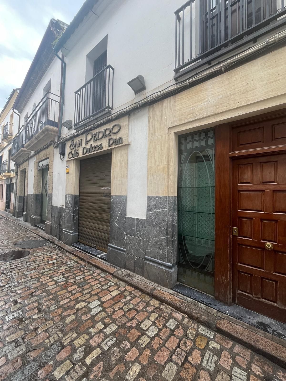 Local de lloguer a Casco Histórico  - Ribera - San Basilio