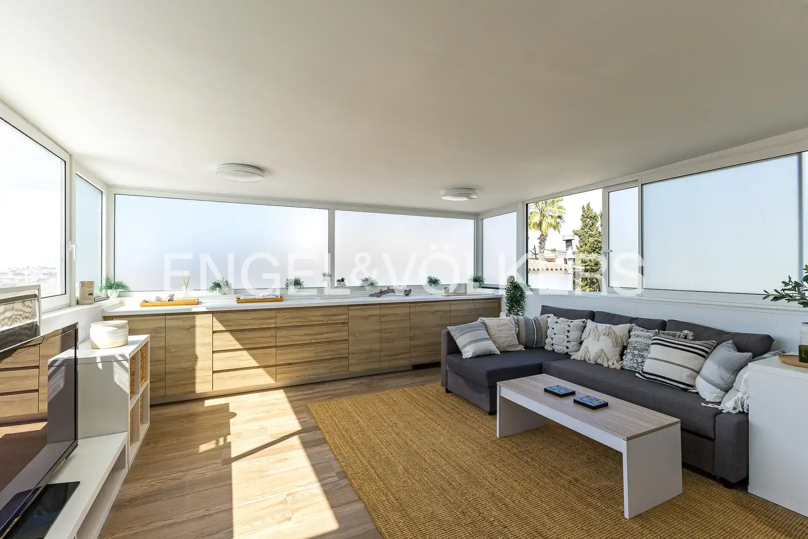 Sala de estar de Casa o chalet en venta en Vilanova i la Geltrú con Aire acondicionado, Calefacción y Jardín privado