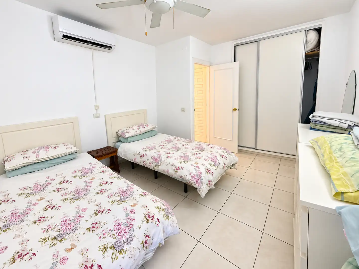 Habitación de Apartamento en venta en Parque de la Paloma