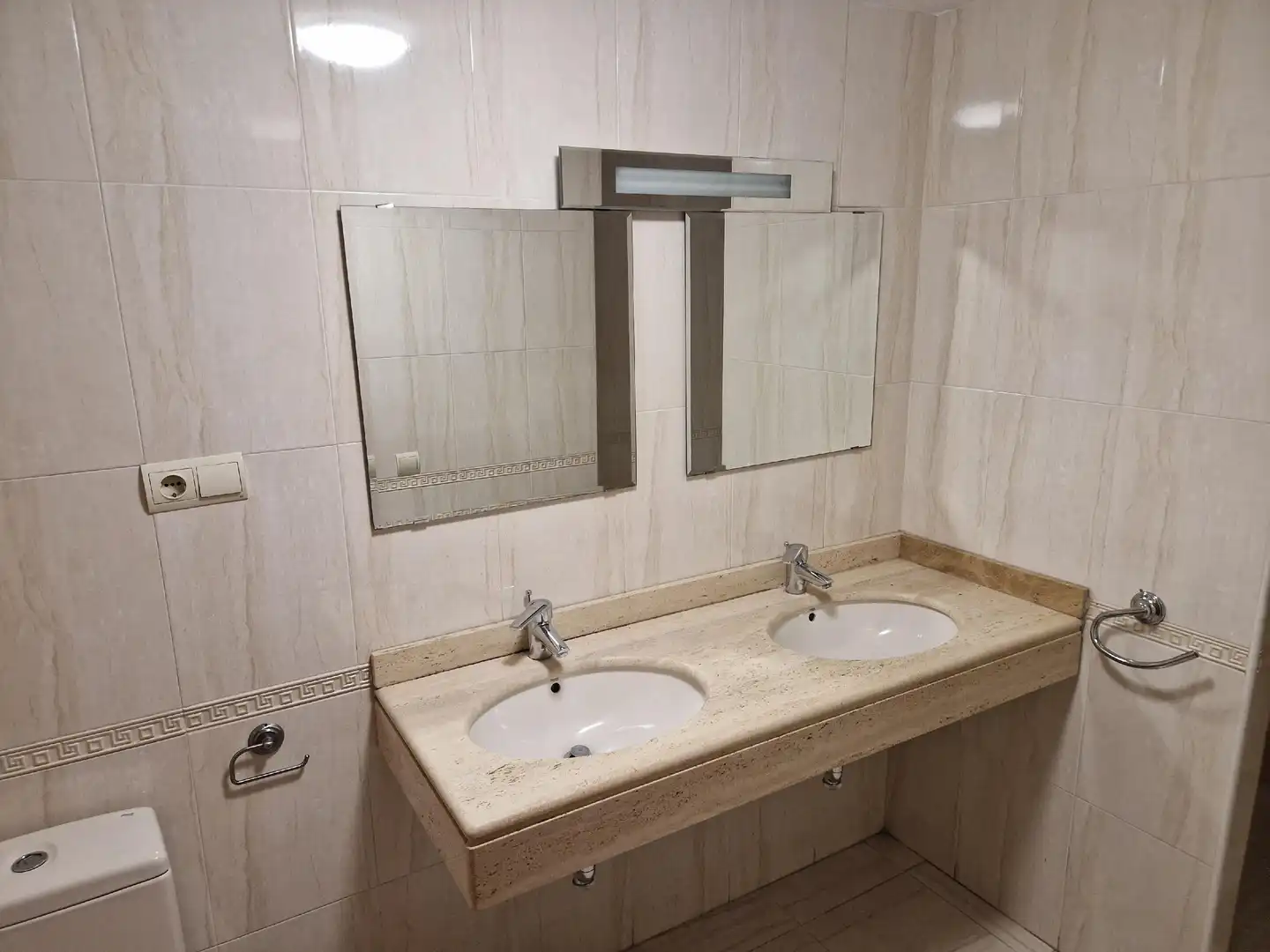 Bathroom of Flat for sale in Lleida  with Air Conditioner, Heating and Terrace