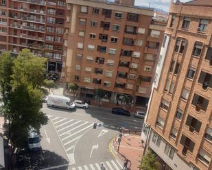 Vista exterior de Pis de lloguer en  Logroño amb Terrassa