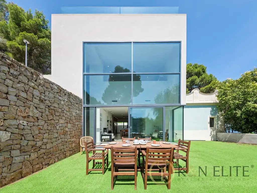 Houses for sale in Las Rotas / Les Rotes