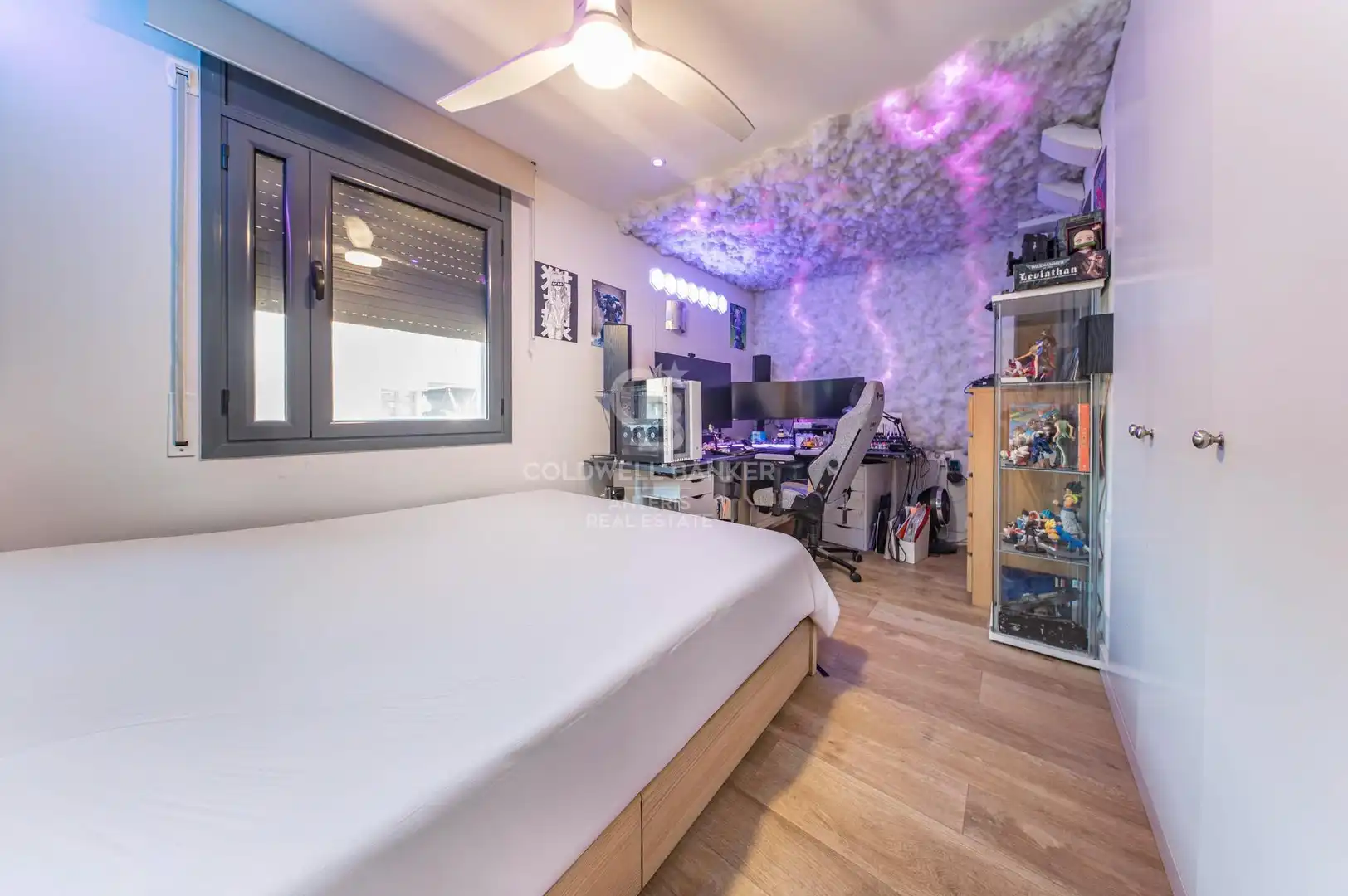 Bedroom of Attic for sale in Badalona  with Air Conditioner, Heating and Terrace