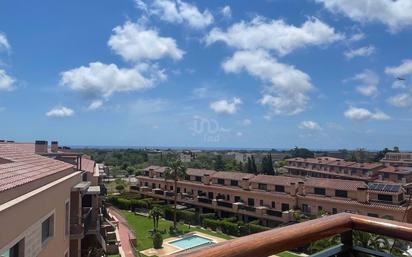 Vista exterior de Pis en venda en Vinyols i els Arcs amb Aire condicionat, Terrassa i Piscina