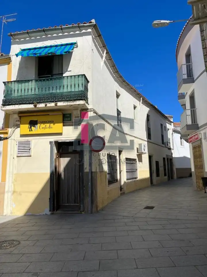 Vista exterior de Piso en venta en Malpartida de Cáceres con Aire acondicionado