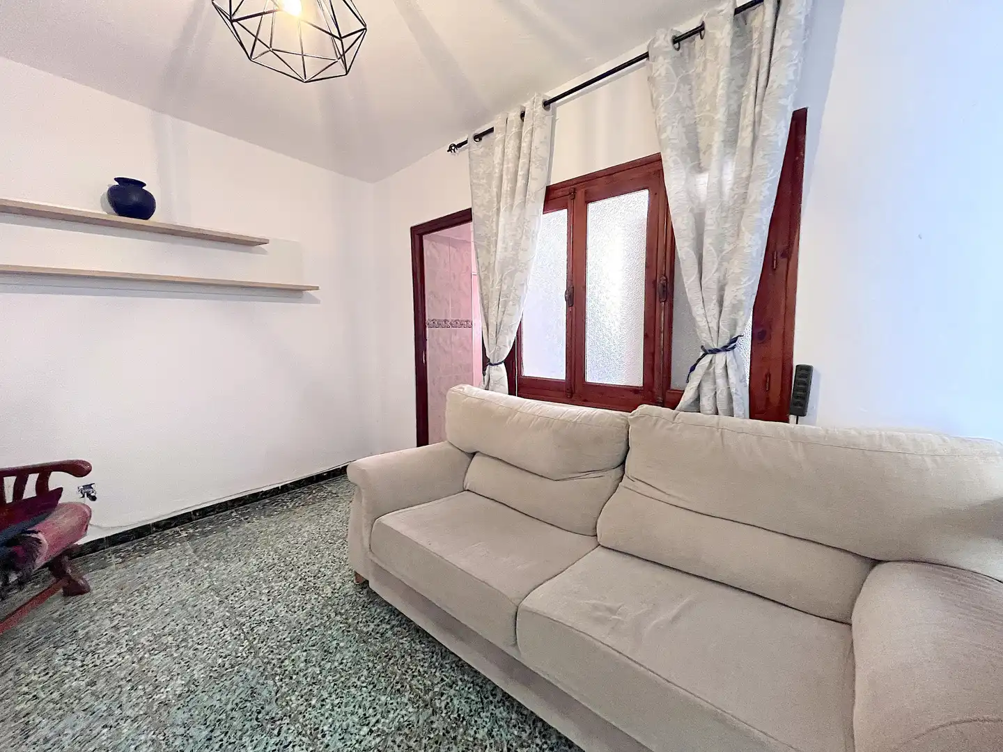 Sala d'estar de Casa adosada en venda en Mijas amb Jardí privat, Terrassa i Moblat