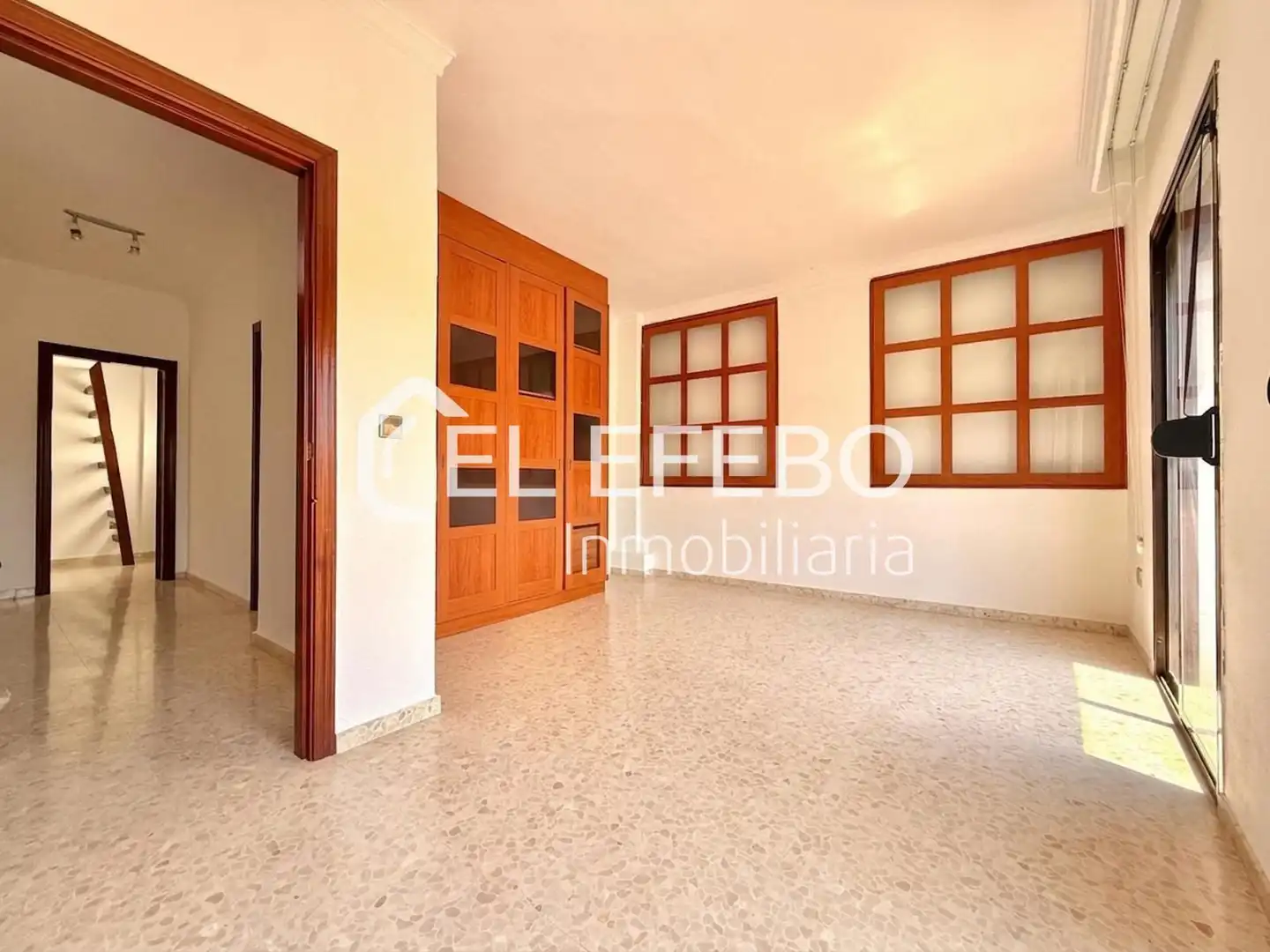 Vista exterior de Casa o xalet de lloguer en Antequera amb Aire condicionat, Calefacció i Terrassa