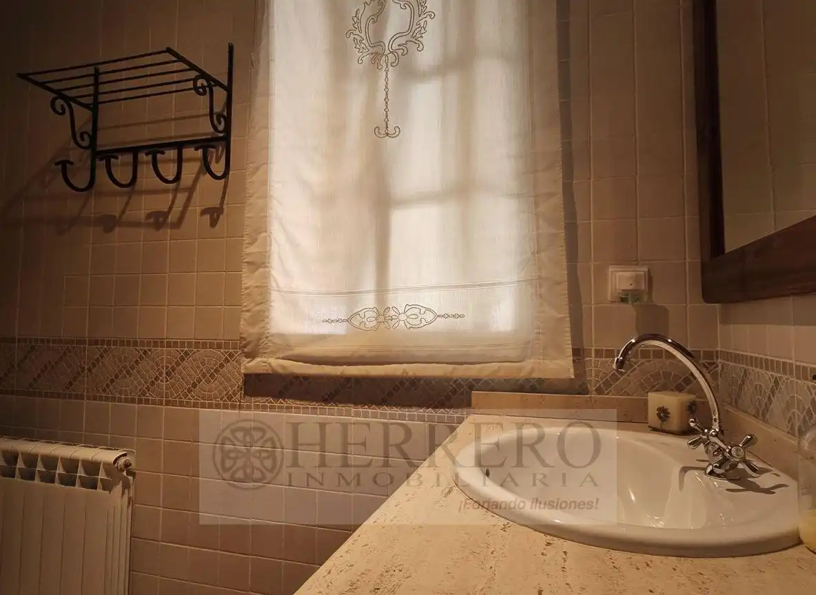 Baño de Casa adosada en venta en Gandia con Aire acondicionado, Calefacción y Jardín privado