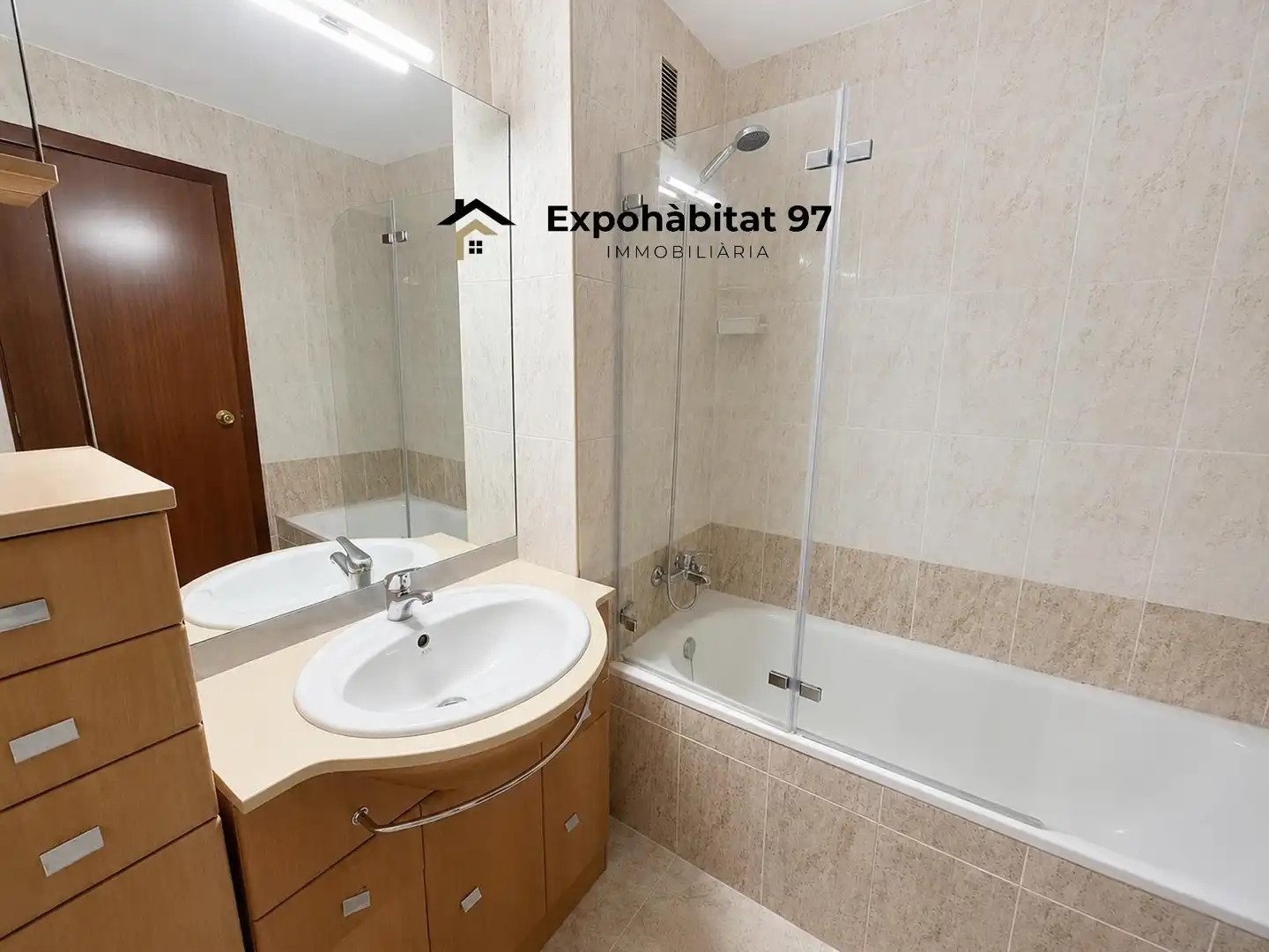 Bany de Apartament en venda en Salou amb Aire condicionat, Jardí privat i Terrassa