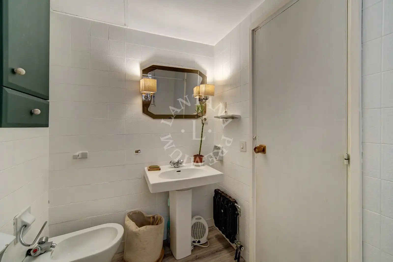 Bathroom of Houses for sale in Naut Aran  with Storage room