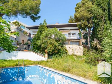 Chalet con piscina en venta en Bellamar