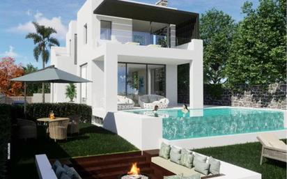 Garden of House or chalet for sale in Estepona  with Air Conditioner, Terrace and Swimming Pool