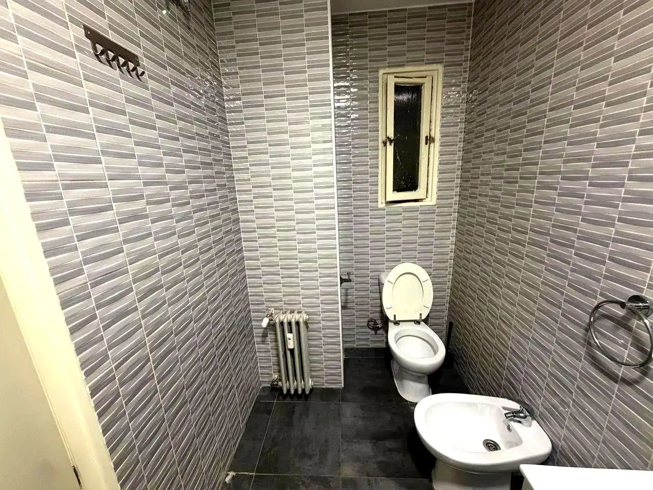 Bathroom of Flat for rent in Madrid  with Air Conditioner, Heating and Terrace