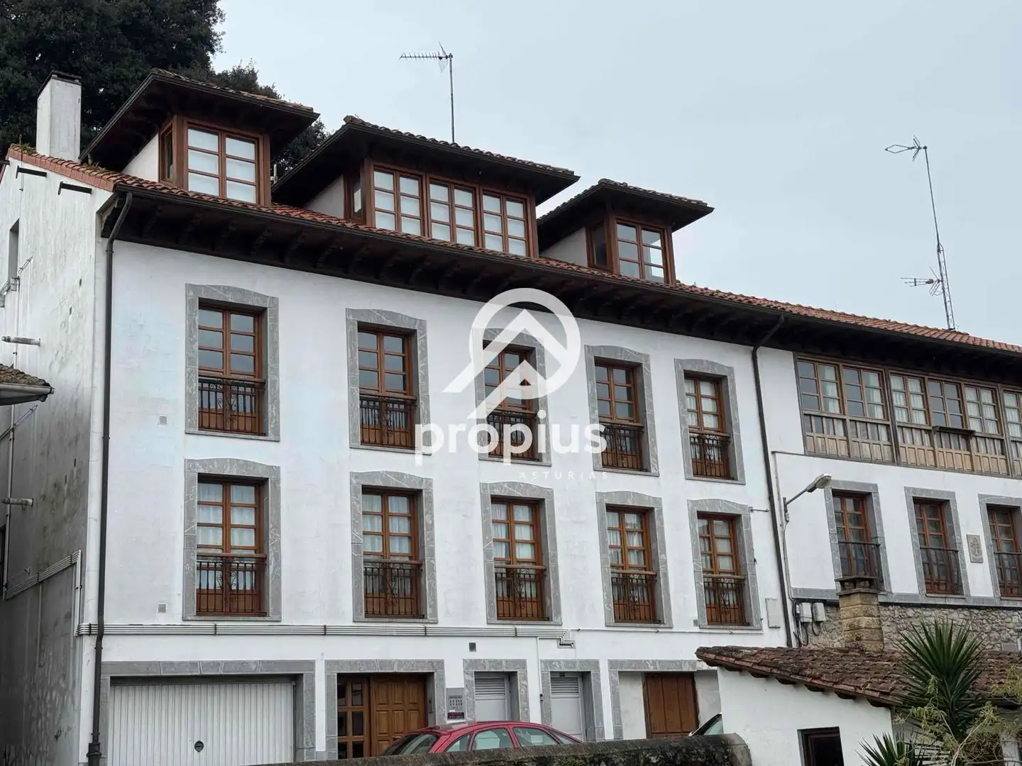 Vista exterior de Piso en venta en Llanes con Calefacción, Parquet y Trastero
