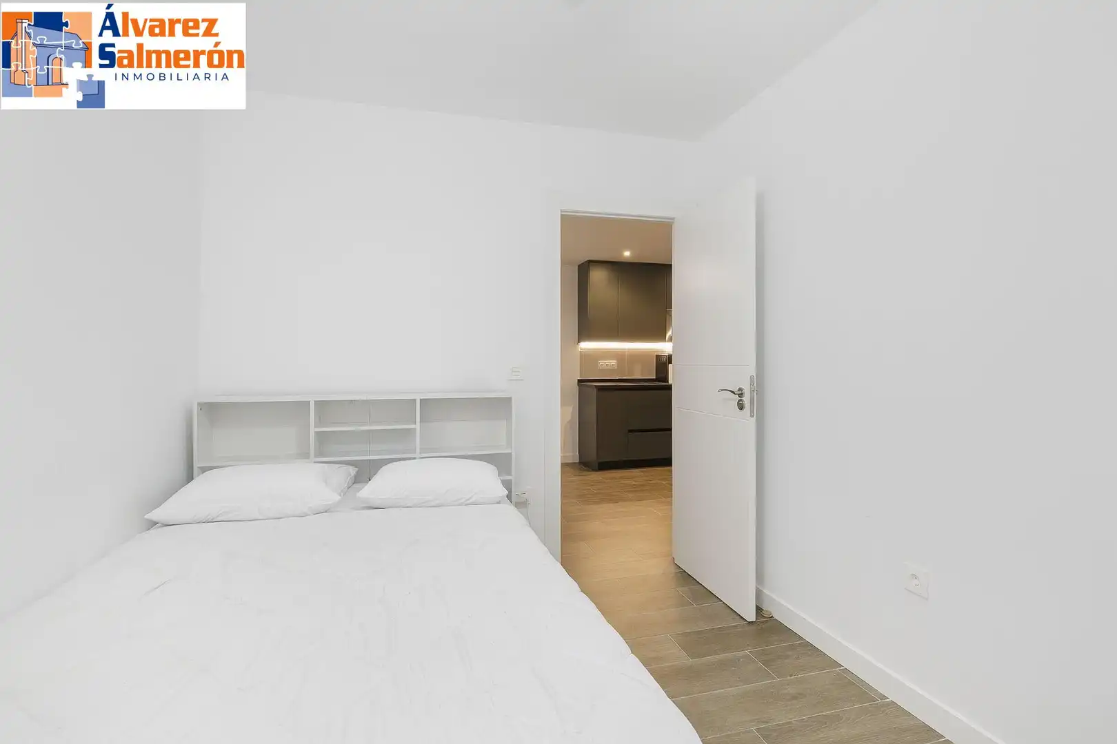 Bedroom of Apartments for sale in Granada