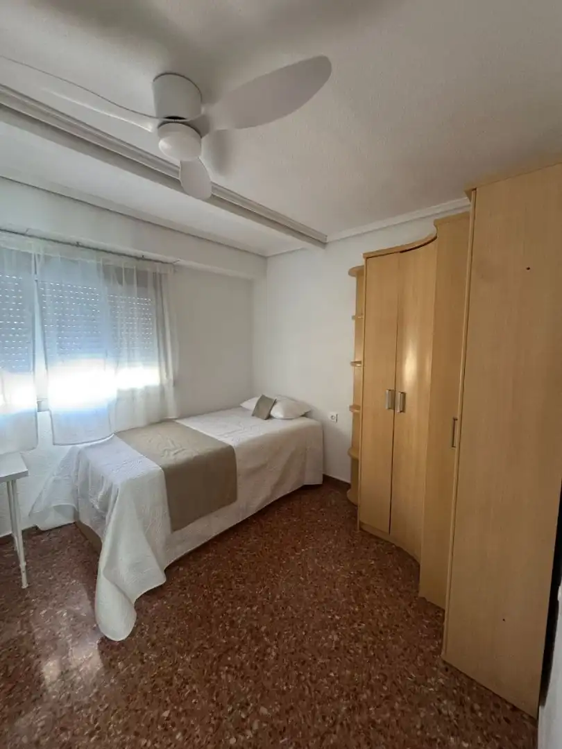 Habitación de Piso de alquiler en Valencia con Amueblado