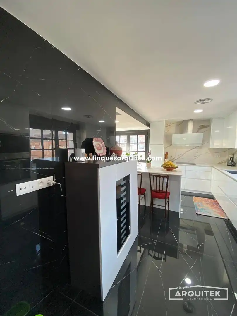 Casa adosada en venta en Rosselló