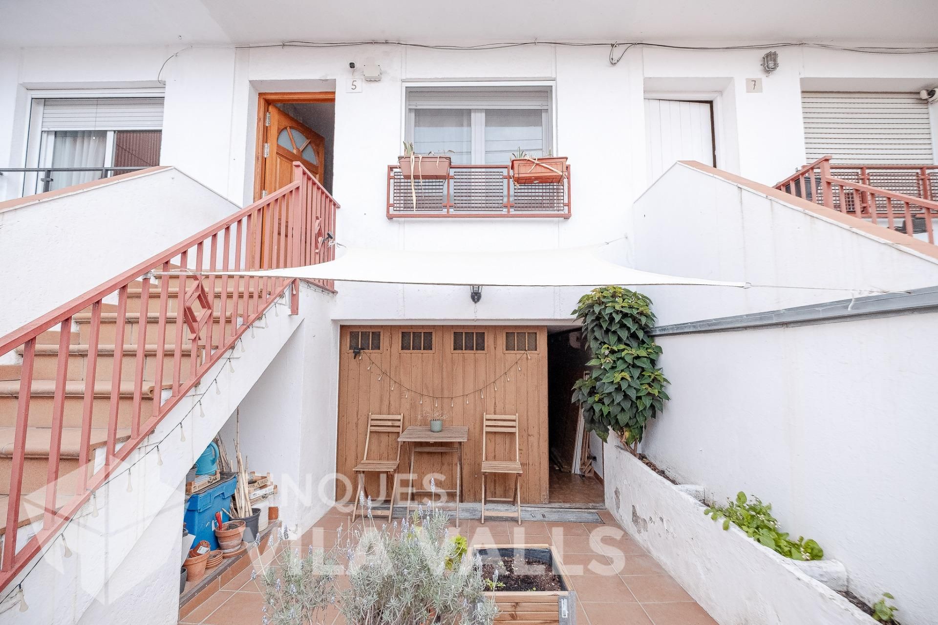 Casa adosada en venta en Calle VINYETES
