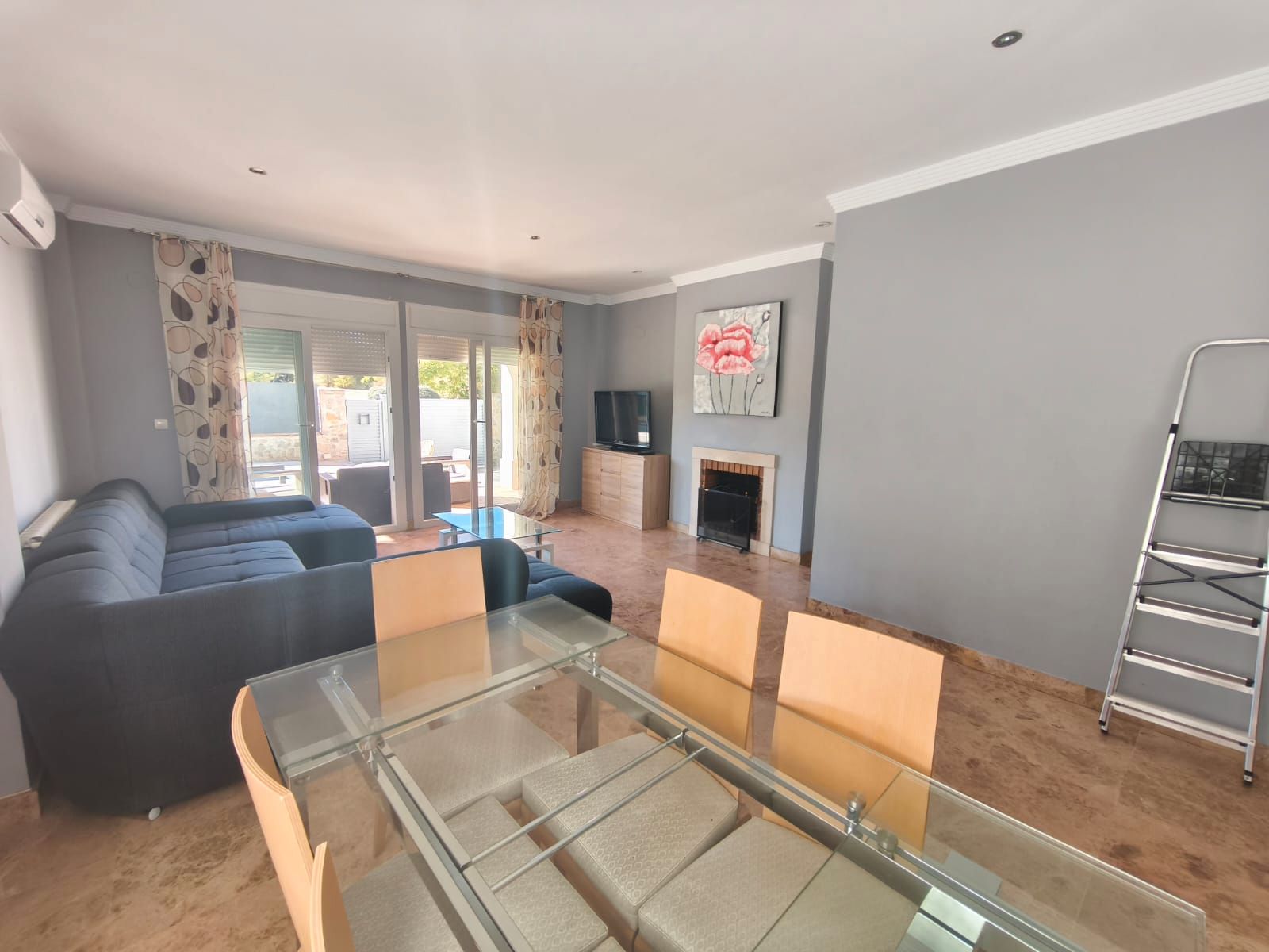 Menjador de Casa o xalet de lloguer en Villa de Otura amb Aire condicionat, Calefacció i Jardí privat