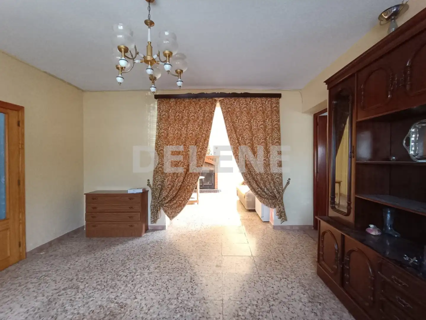 House with terrace for sale in Hellín