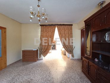 Casa con balcone in vendita a Hellín